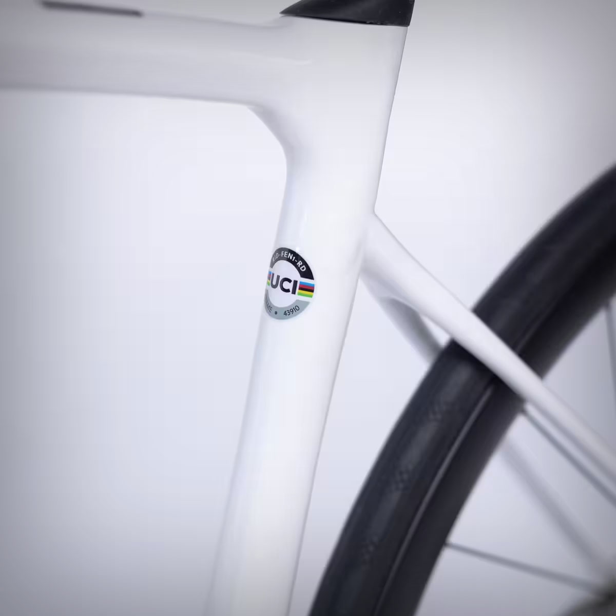 Ridley Fenix, una bici de carretera con cuadro de carbono y grupo Shimano 105 Di2 de 12 velocidades con un precio insuperable