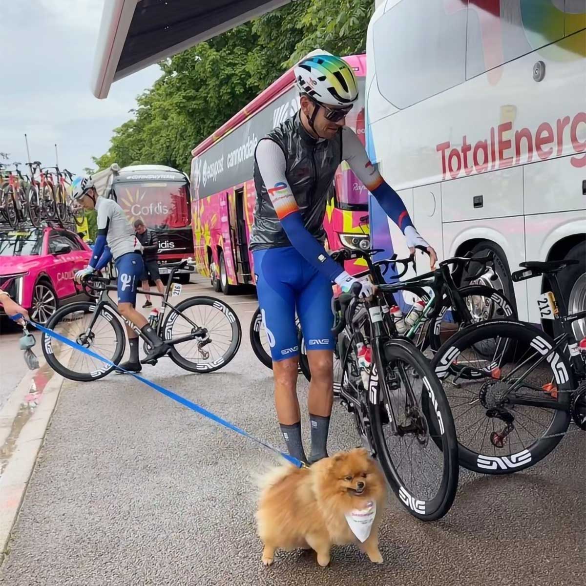 El Tour de Francia no se libra de los ladrones: roban las bicicletas del Team TotalEnergies valoradas en mas de 150.000 euros