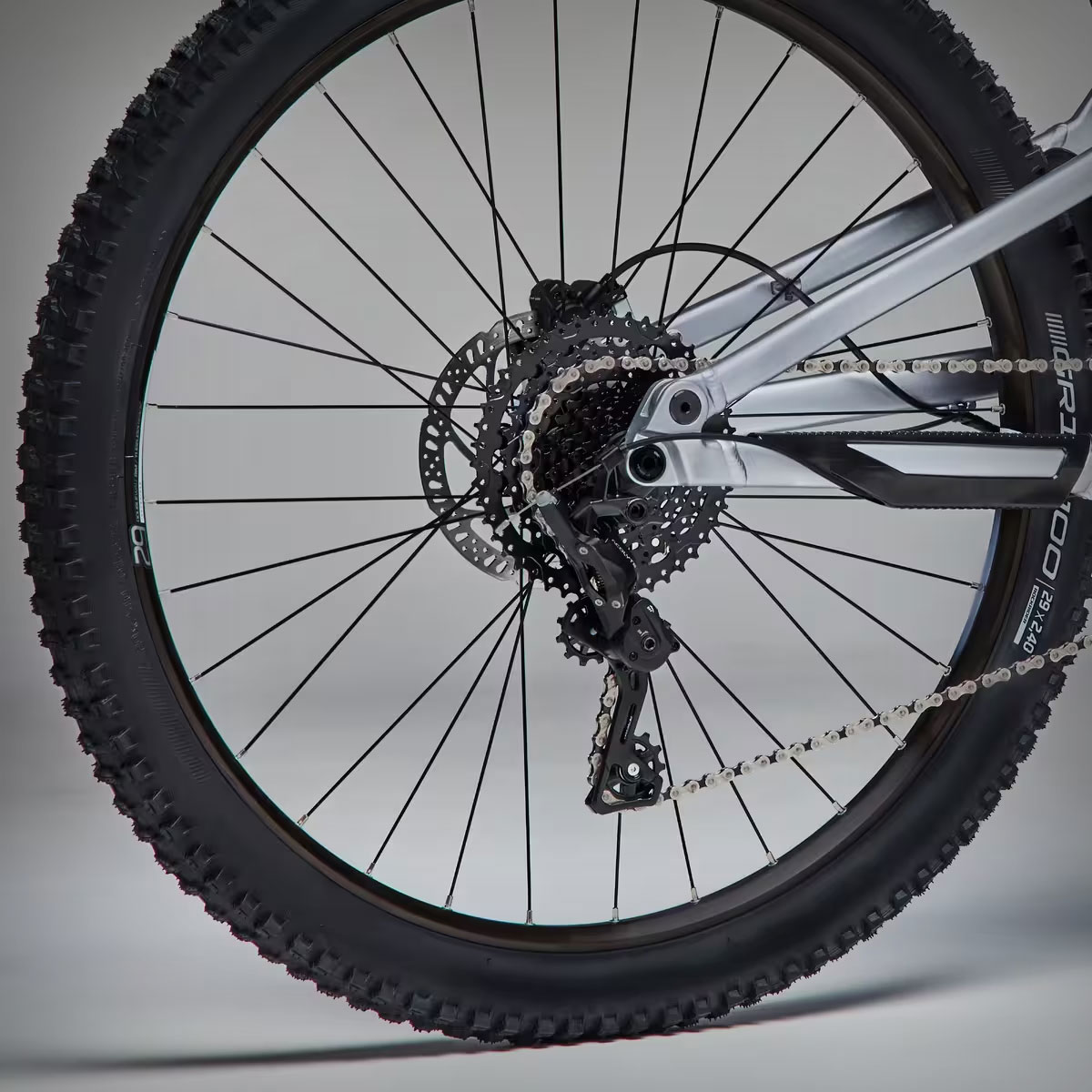 Rockrider E-EXPL 500 S: la e-MTB de doble suspensión que arrasa en ventas en Decathlon por precio y calidad