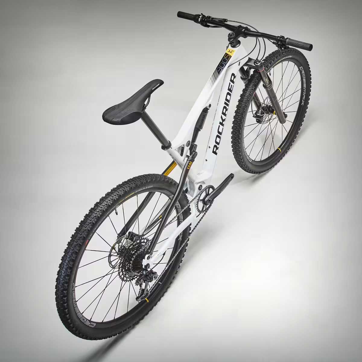 Cazando ofertas: 500 euros de descuento para la Rockrider XC 900 S con cuadro de carbono y grupo SRAM GX Eagle