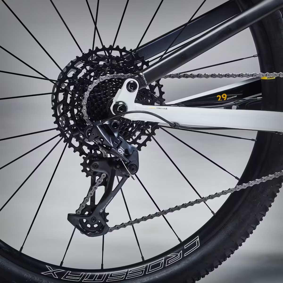 Cazando ofertas: 500 euros de descuento para la Rockrider XC 900 S con cuadro de carbono y grupo SRAM GX Eagle