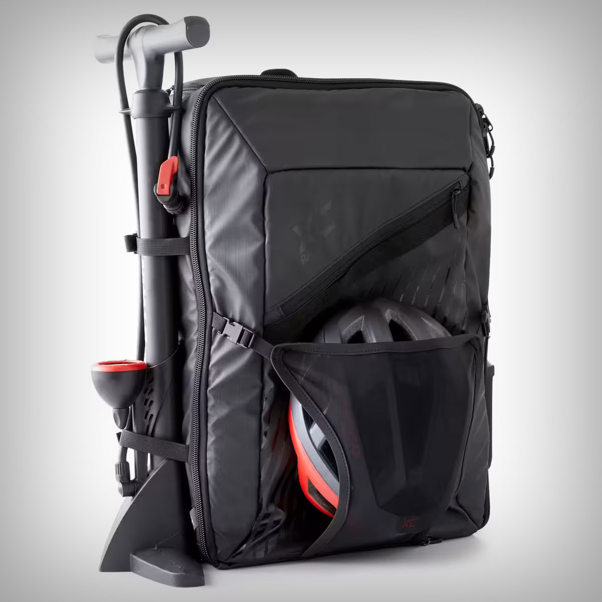 Rockrider XC Race, una bolsa de transporte de gran capacidad para ciclistas amantes de las competiciones