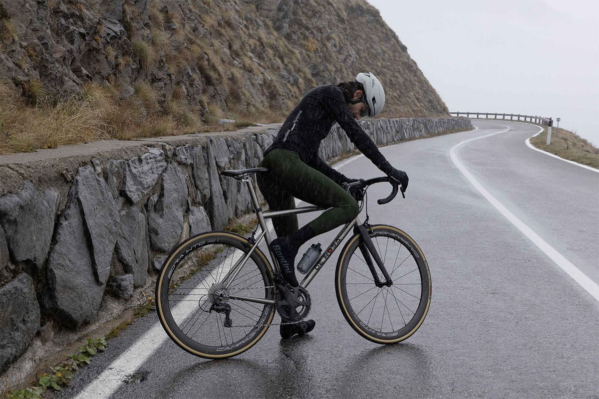 Santini y Polartec unen fuerzas para presentar la Magic, una chaqueta impermeable de alto rendimiento