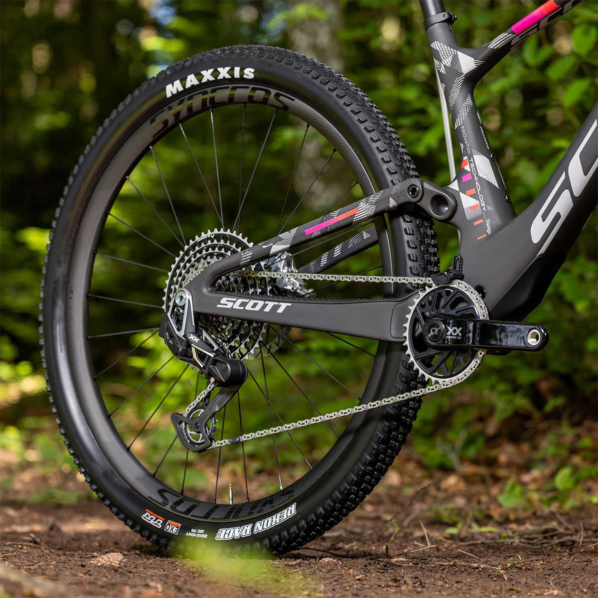 La Scott Spark RC estrena dos versiones con las suspensiones electrónicas RockShox Flight Attendant