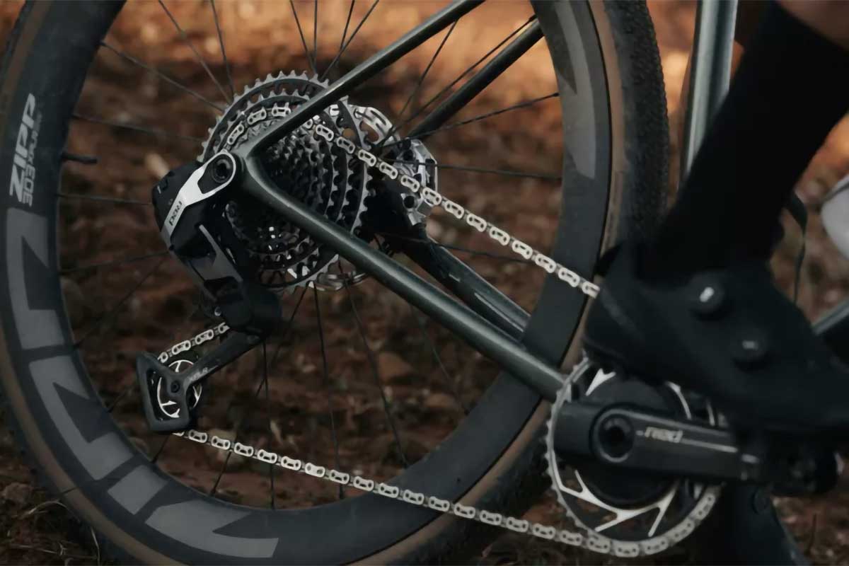 SRAM RED XPLR AXS, llega el primer grupo de transmisión de 13 velocidades específico para gravel