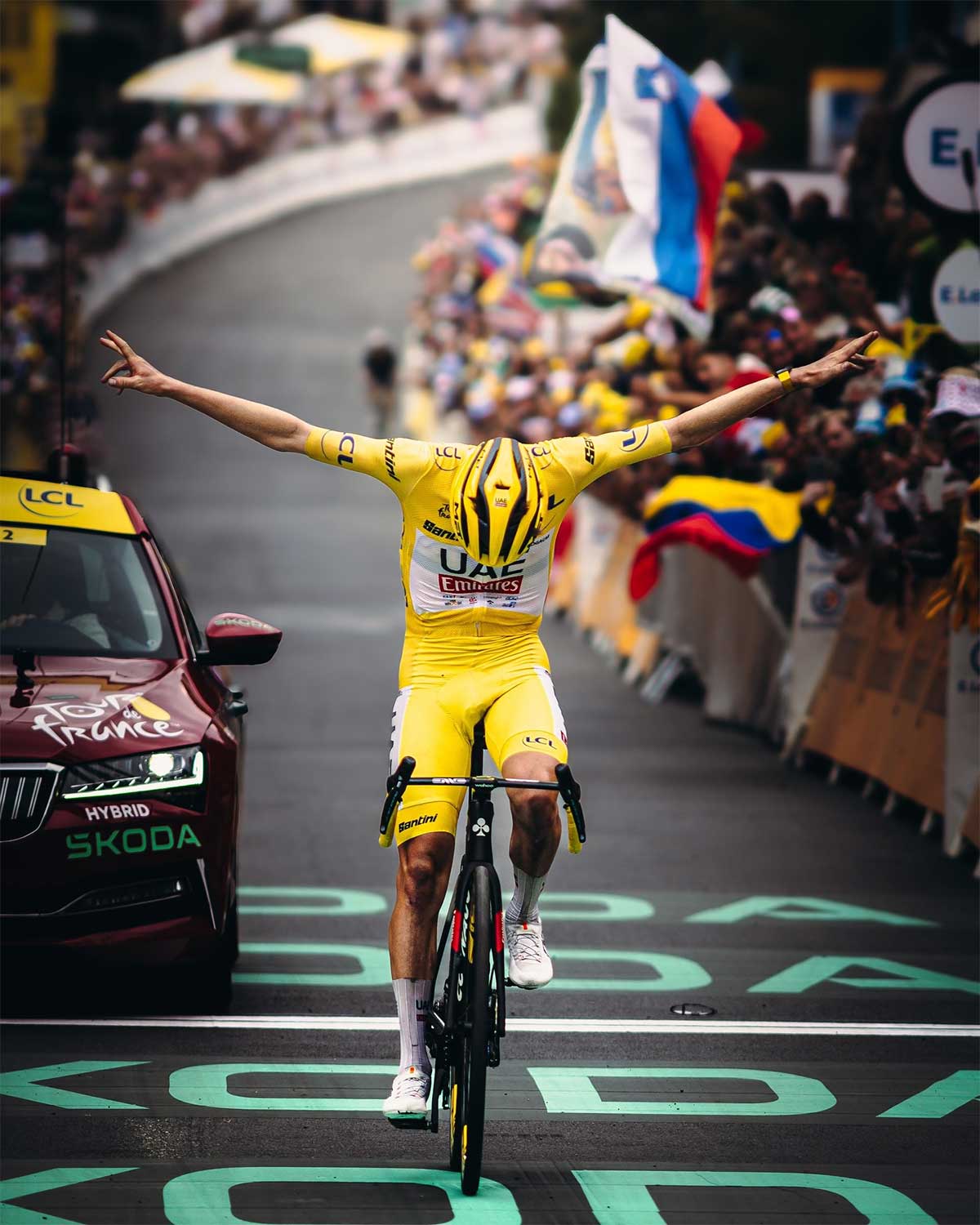 Giro y Tour para Tadej Pogacar, que arrasa (y repite) en la vuelta francesa con seis victorias de etapa