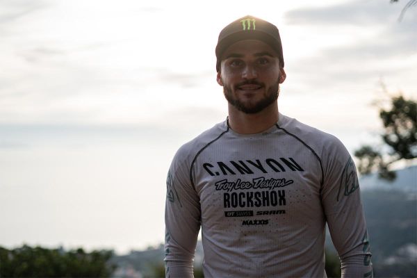 Thibaut Daprela se une al Canyon CLLCTV DH Team