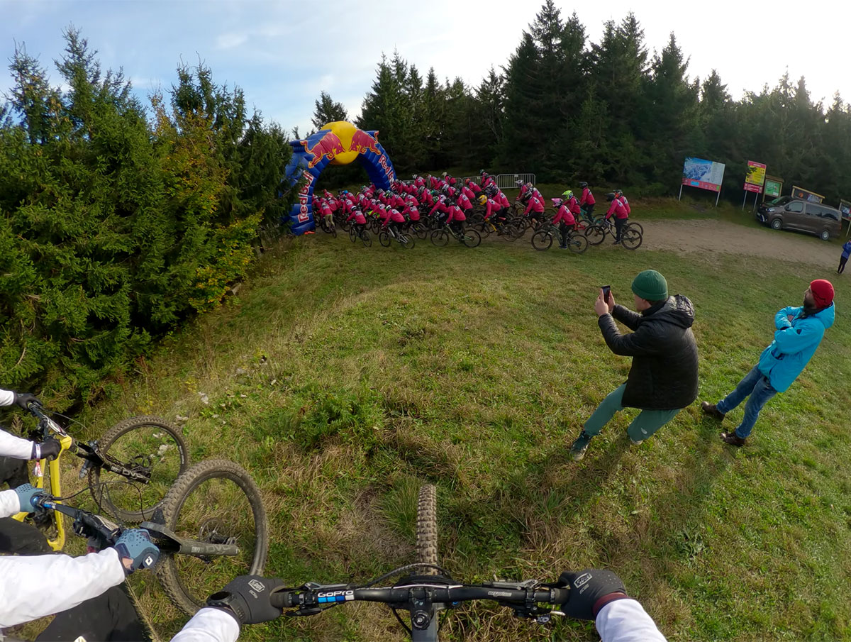 Para verlo: Tomas Slavik versus 100 participantes en el Red Bull Fox Hunt 2024