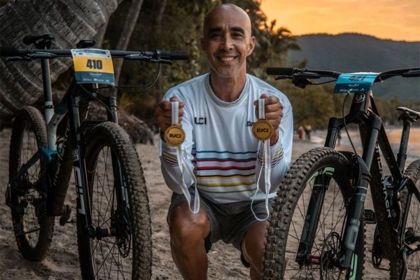 Tomi Misser vuelve a ser doble campeón del mundo (XCO y Descenso) en el Mundial Másters de Australia