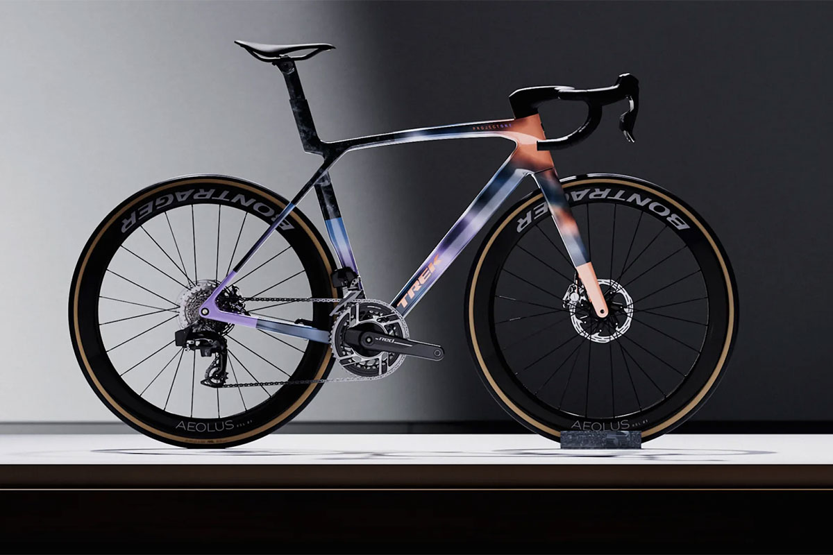 Trek Bikes presenta la pintura Project One ICON Pantone Dualities, un diseño único inspirado en los colores del cielo