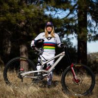 Valentina Höll se une al YT Mob, el equipo donde comenzó a forjarse como leyenda del descenso