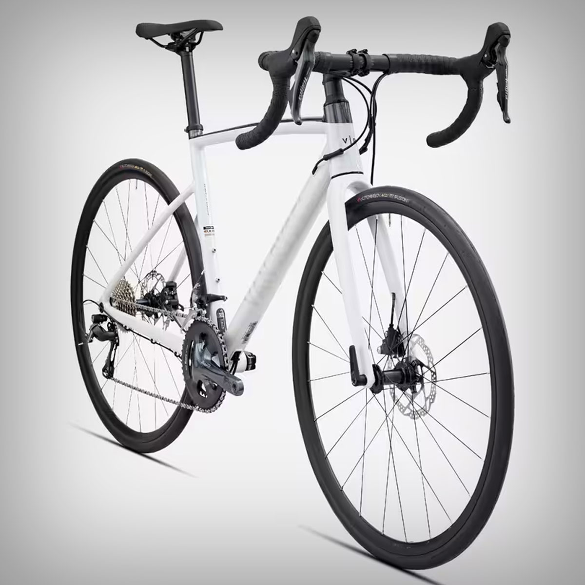 Decathlon rompe el mercado con la Van Rysel Endurance NCR AF, una bici de carretera (y gravel) por debajo de los 1.250 euros