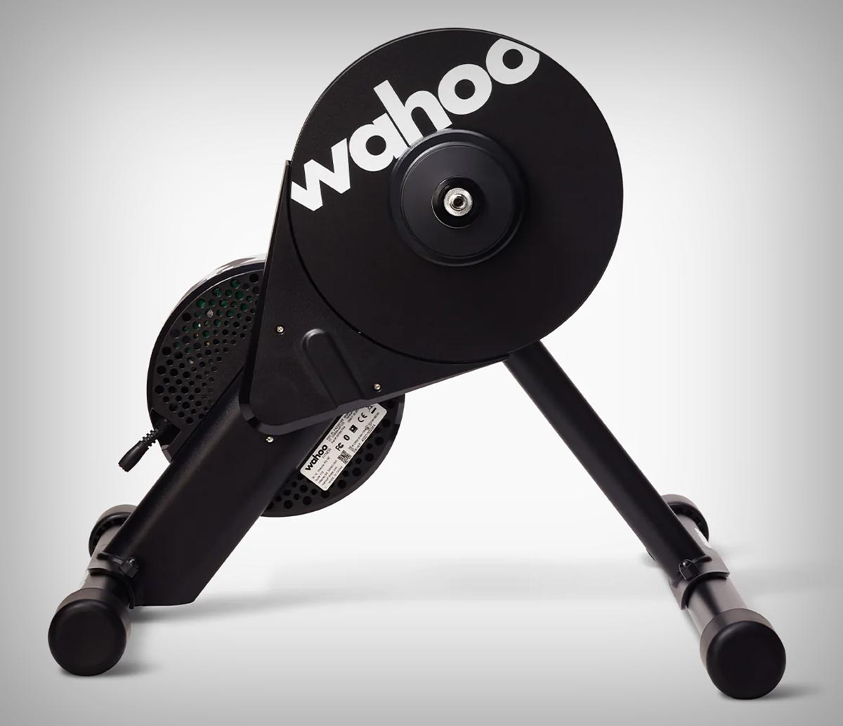 A la venta el Wahoo Kickr Core Zwift One, un rodillo inteligente con cambio virtual compatible con bicis de 8 a 12 velocidades