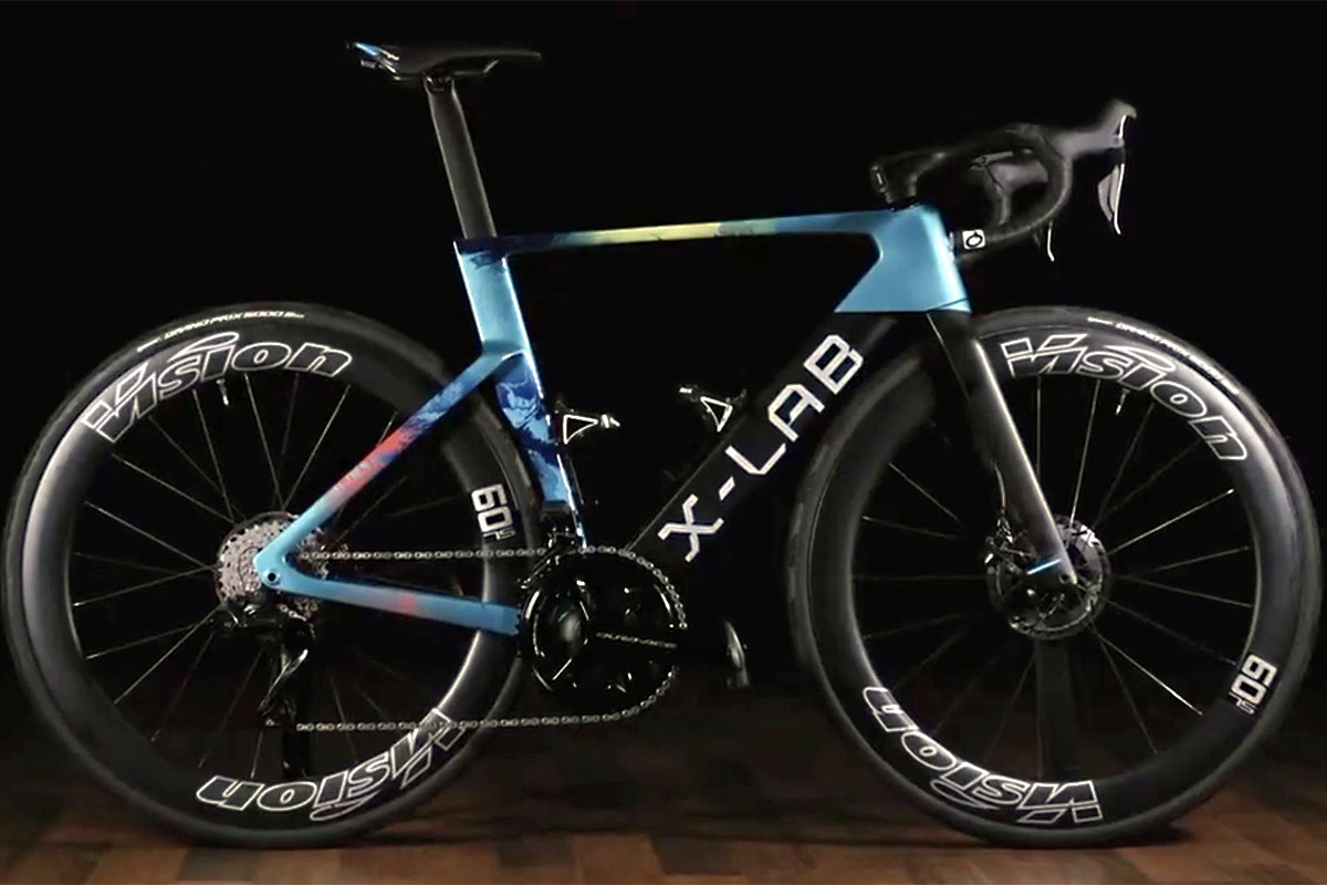 Así es la X-Lab AD9, la bicicleta de competición del renombrado XDS Astana Team