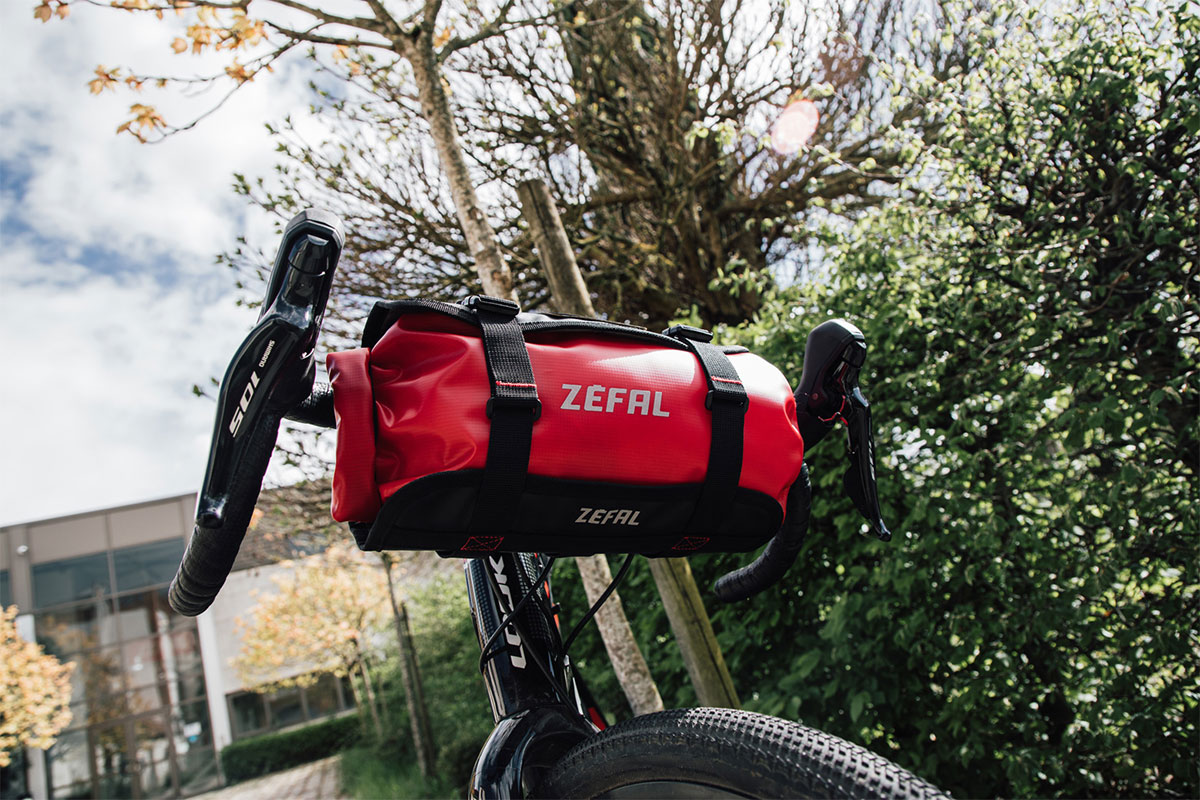 Zéfal Z Adventure F5, una bolsa impermeable de capacidad media para todo tipo de manillares