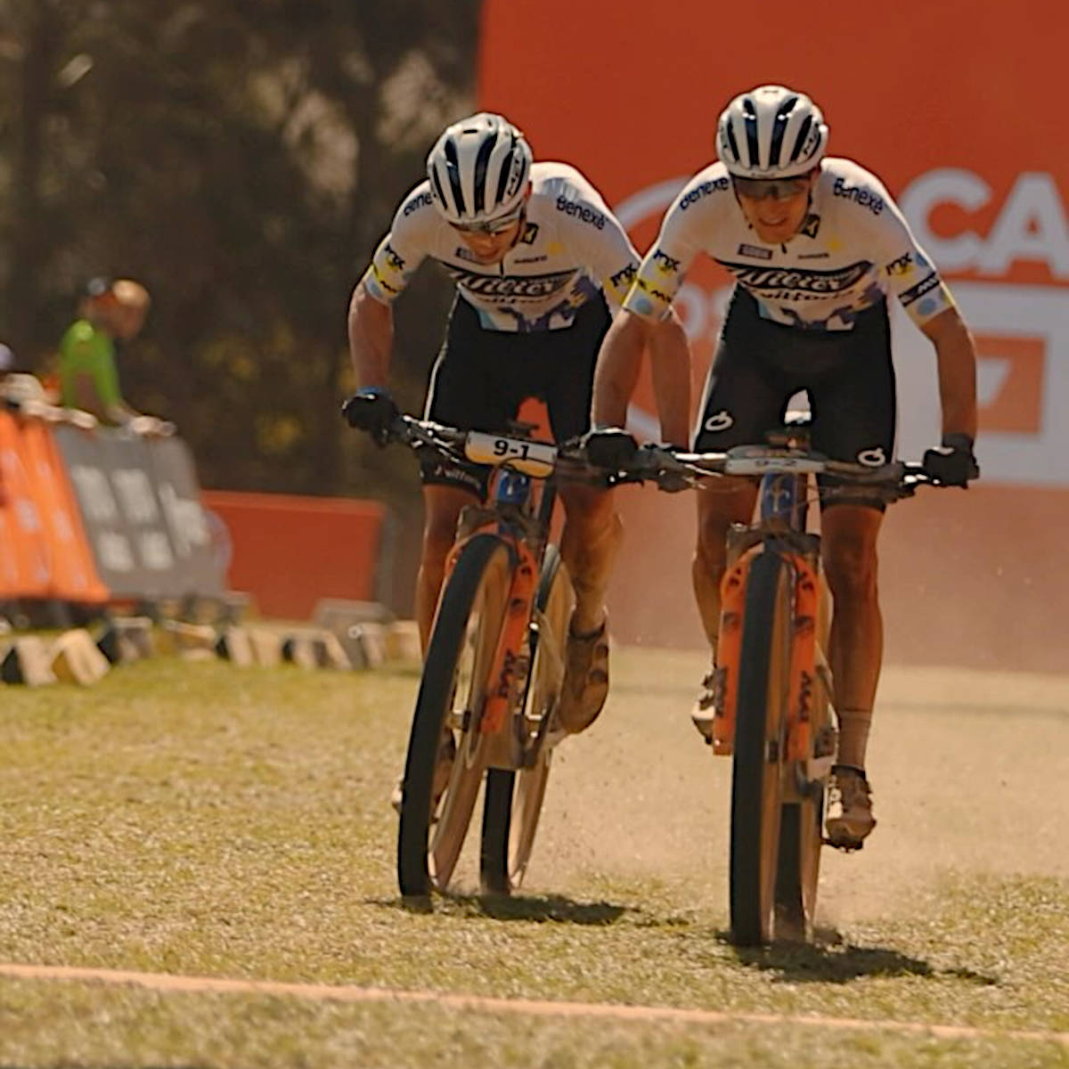 Luca Braidot y Simone Avondetto. Imagen: Absa Cape Epic