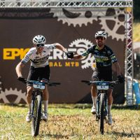 Stutzmann, Gesche, Looser y Du Toit dominan la apertura de la Andorra Epic 2025