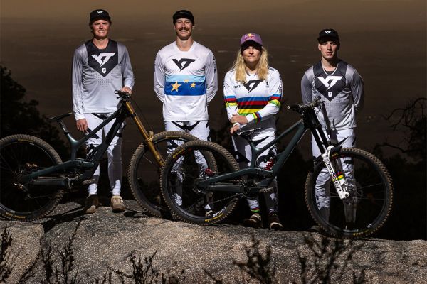 Andreas Kolb refuerza el YT Mob de Valentina Höll para la temporada 2025