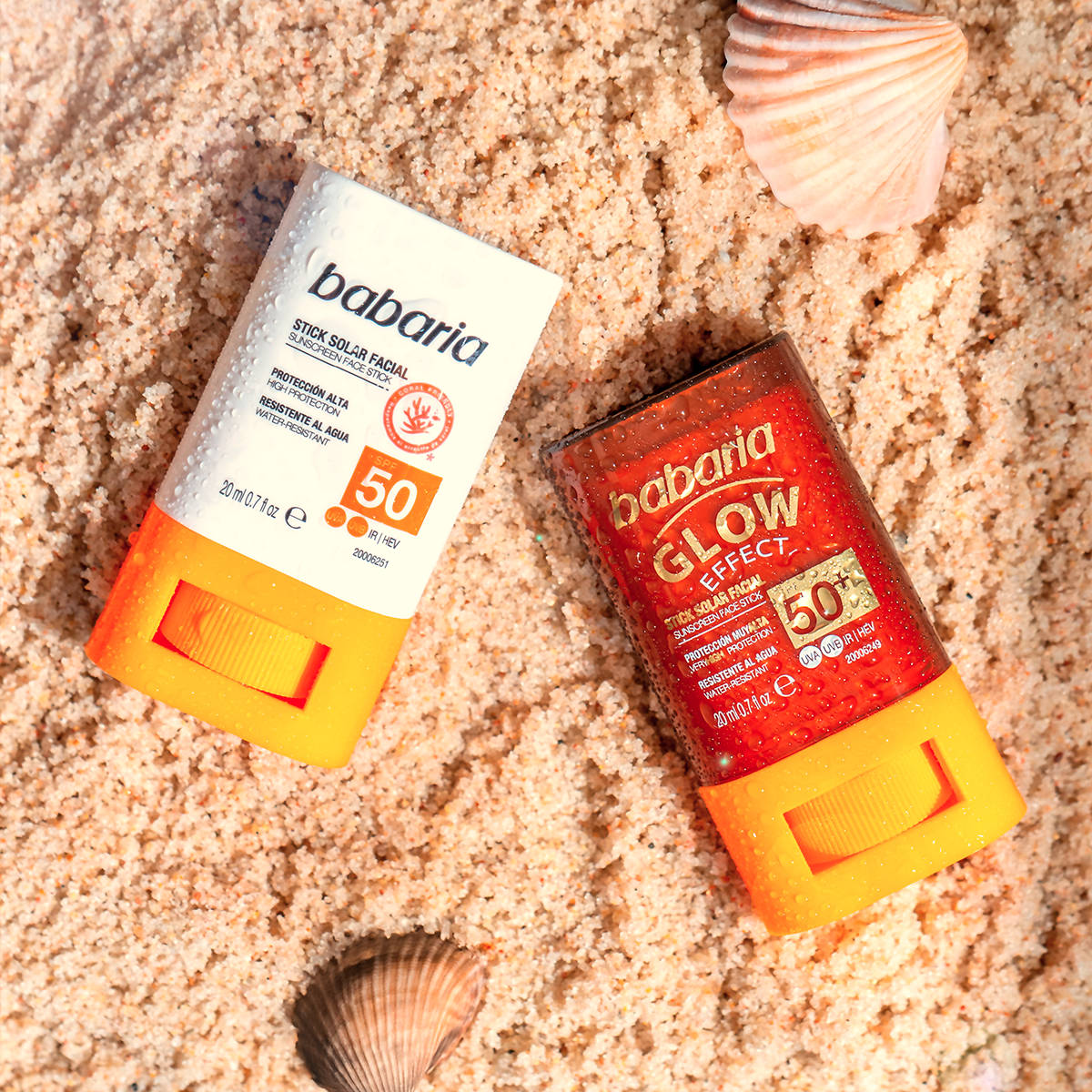 Stick Solar SPF50+ Glow y Stick Solar Facial SPF50. Imagen: Babaria