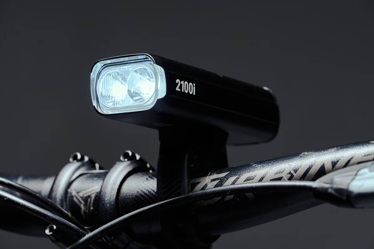 BBB StrikeDuo 2100i. Imagen: BBB Cycling