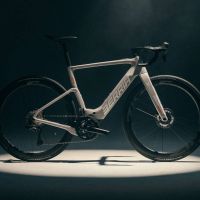 Berria Mistral Pro: una bici eléctrica de tan solo 12,7 kg que busca redefinir el ciclismo de carretera y gravel