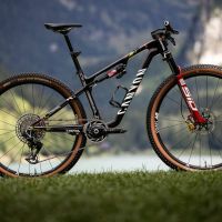 Las Canyon Lux World Cup CF personalizadas para el Mundial de Mountain Bike 2025 en Suiza