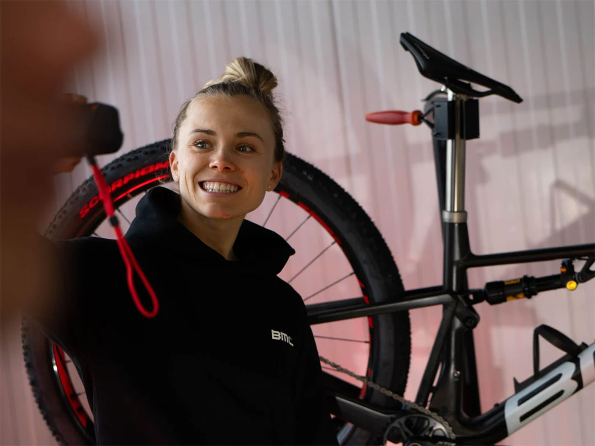 El BMC Factory Racing apuesta al podio con un equipo de élite para 2025 encabezado por Loana Lecomte