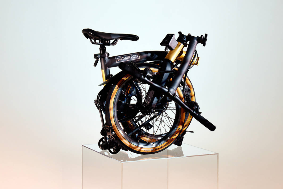 Brompton T Line Ceratech Black and Gold. Imagen: Brompton
