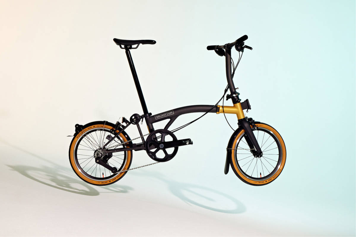 Brompton T Line Ceratech Black and Gold. Imagen: Brompton