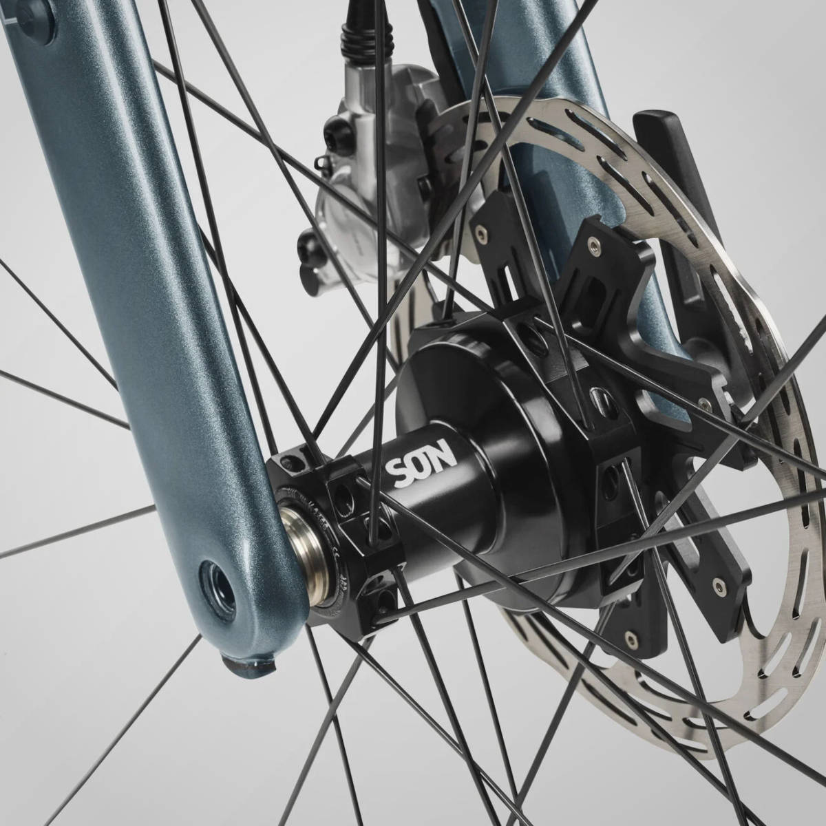 Tecnología Canyon ECLIPS: dinamo SON, luces Lupine, Canyon BlackBox. Imagen: Canyon Bicycles