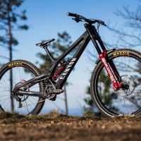 Canyon Sender CFR 2025: la máquina de descenso más rápida jamás creada por la marca