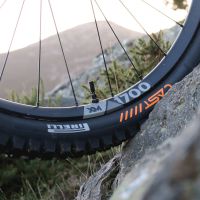 Cast presenta sus neumáticos de Gravity para MTB desarrollados junto a Pirelli: Antagonist y Protagonist