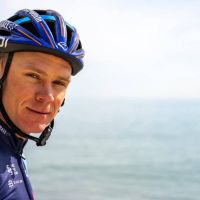 Chris Froome evoluciona tras el accidente: un nuevo desafío para el campeón británico