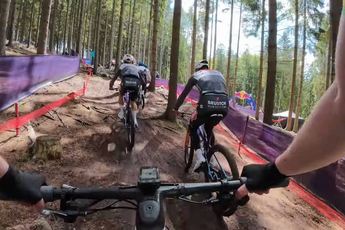 Puck Pieterse en el circuito de Nové Mesto. Imagen: YouTube