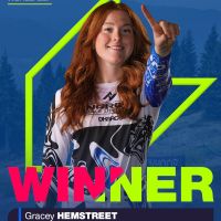 Hemstreet y Dunne conquistan el barro en la Copa del Mundo de Descenso de Les Gets 2025