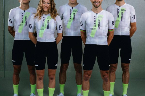 El SCOTT-SRAM MTB Racing Team estrena nueva equipación (y bicicleta) en la Copa del Mundo de Val di Sole