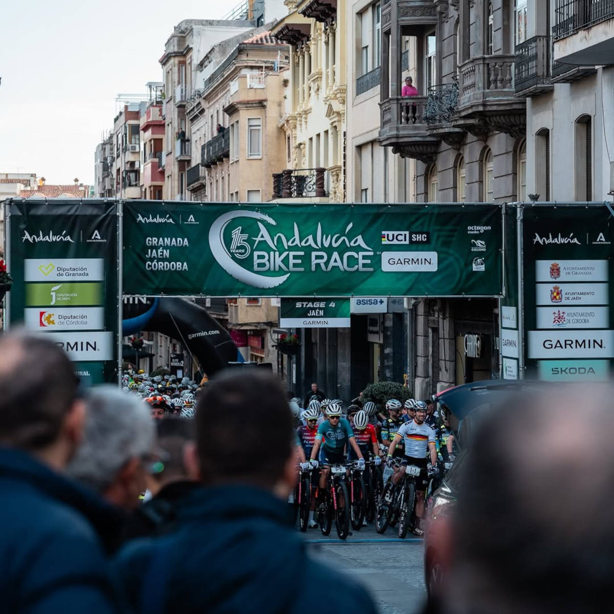 Parrilla de salida de la cuarta etapa. Imagen: Andalucía Bike Race