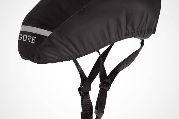 Cubrecasco Gorewear C3 Gore-Tex: protección impermeable para pedalear bajo la lluvia con ventilación eficaz