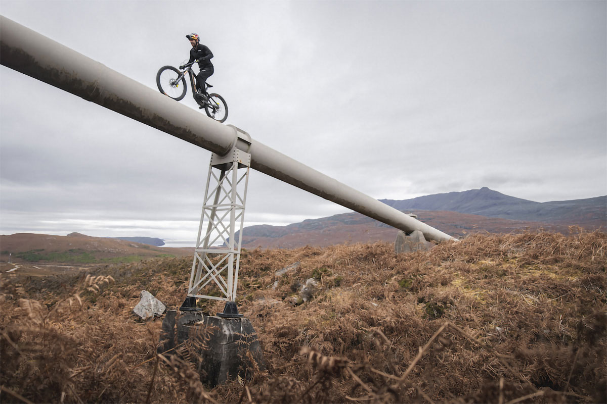 Danny MacAskill en acción. Imagen: Santa Cruz Bicycles