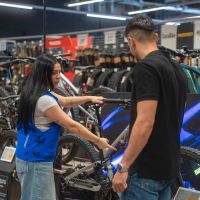 Decathlon multiplica su compromiso con el ciclismo con la apertura de 22 Pro Shop en España