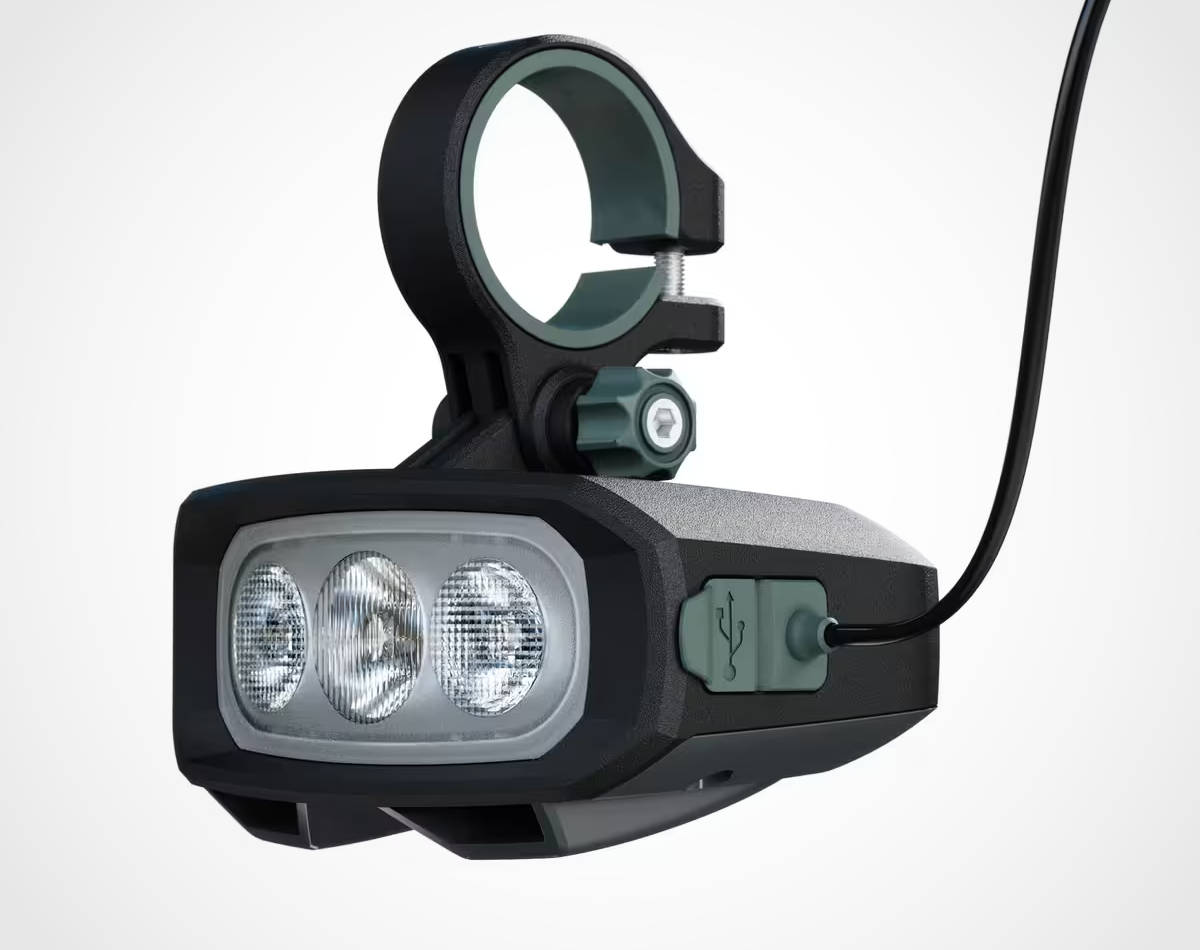 Luz frontal FL940. Imagen: Decathlon