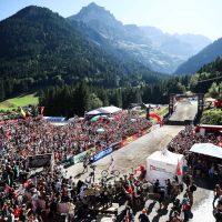Campeonato Mundial de Mountain Bike 2025: los descensos ganadores de Valentina Höll y Jackson Goldstone