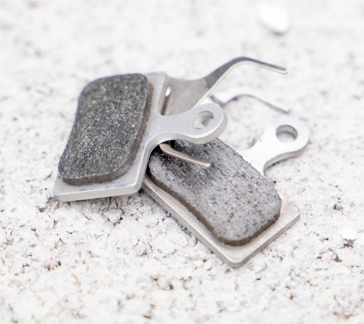 Pastillas DOME con compuesto CarbonCore. Imagen: DOME Brake Industries