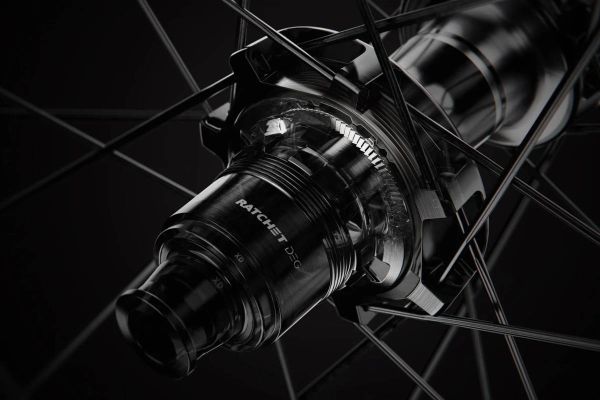 DT Swiss DF: la solución minimalista para mejorar suspensión y pedaleo