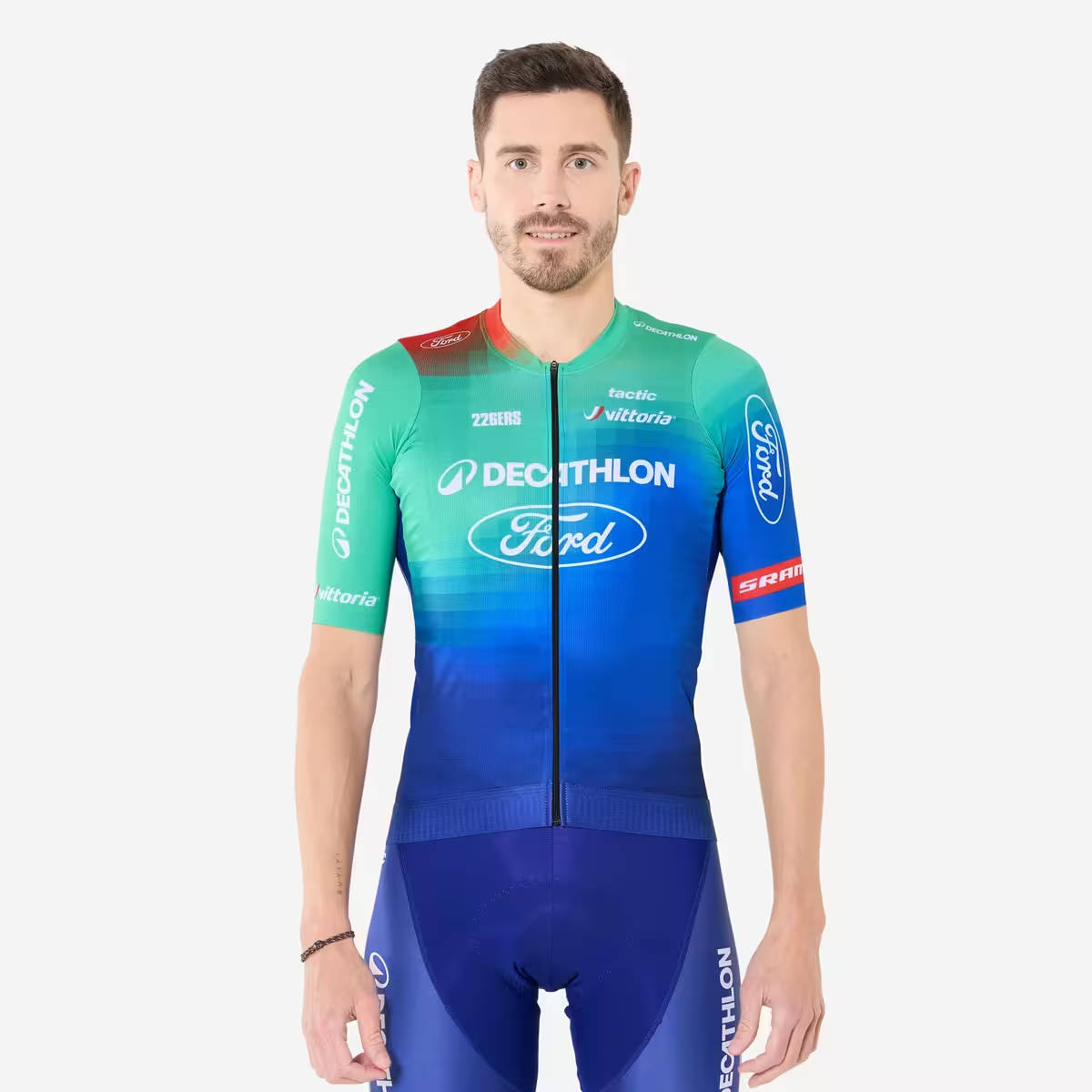 Maillot réplica Decathlon Ford Racing Team. Imagen: Decathlon