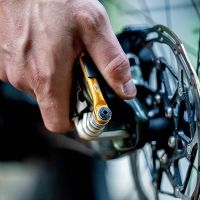 Qué llevar en una salida ciclista según la duración: guía esencial para rutas de 1h, 3h y 5h