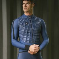 Etxeondo Arri: la chaqueta que redefine la elegancia ciclista