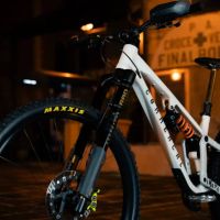 FOX Podium: una nueva era de las suspensiones invertidas para el Enduro y e-MTB