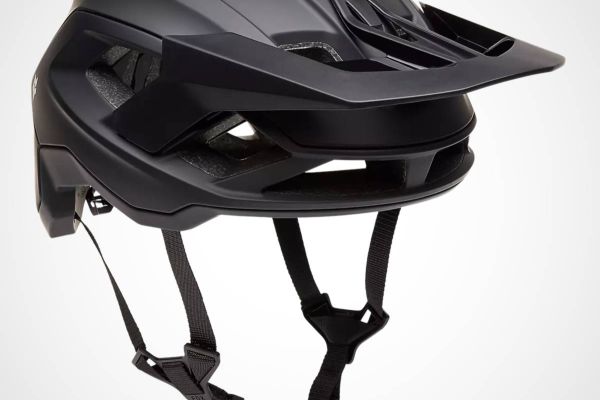 Fox Speedframe Solid: protección, ajuste y estilo en un casco asequible para el Trail
