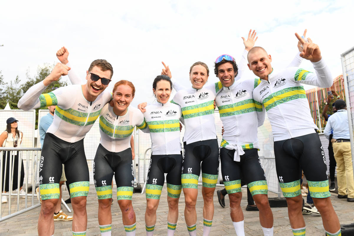 Selección australiana de contrarreloj mixta. Imagen: UCI